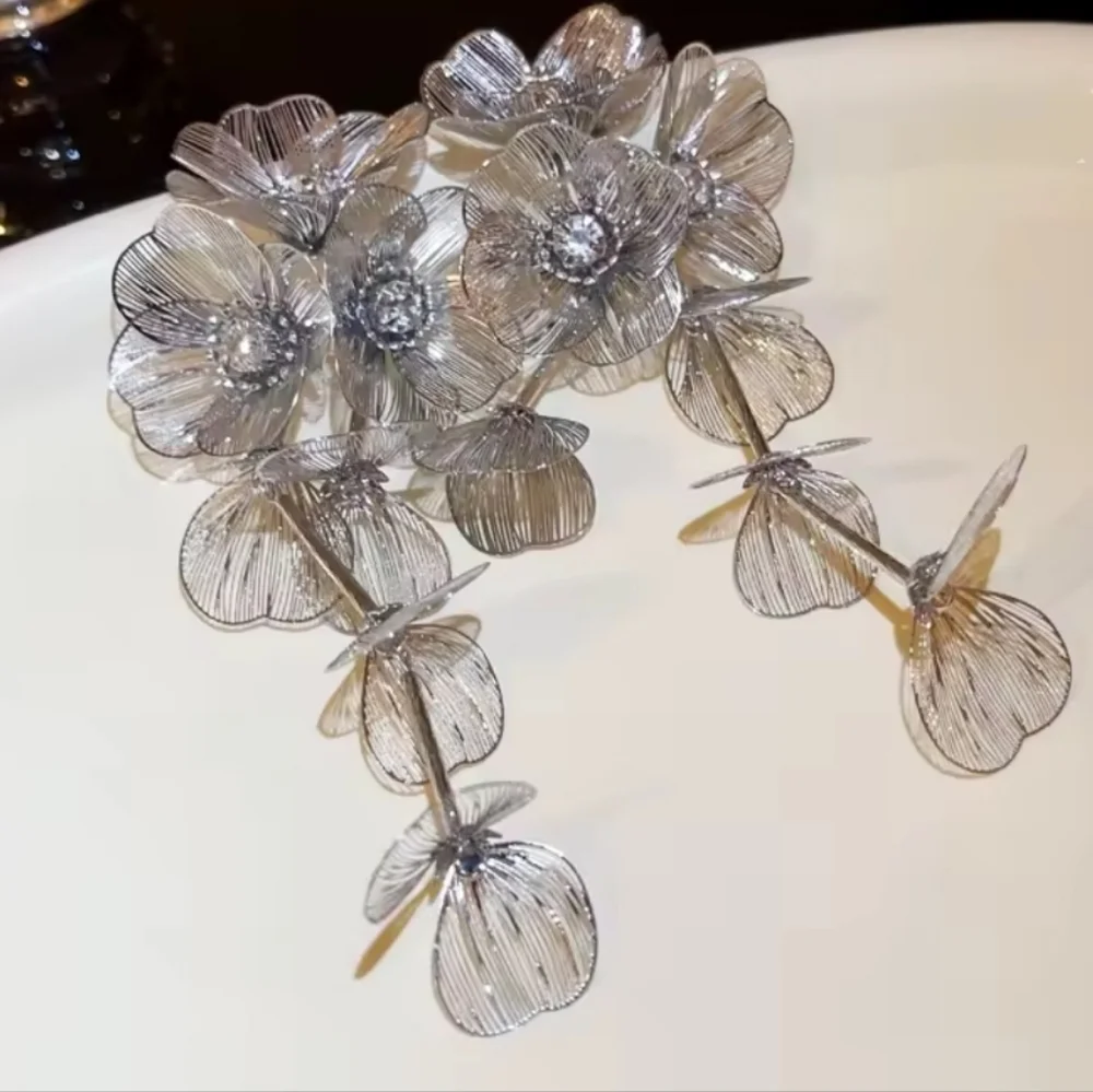 New Zara Famous Silver Floral Earrings